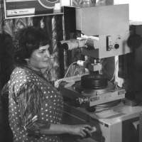 Olga Vošlajerová, kontrola nástrojů v nástrojárně