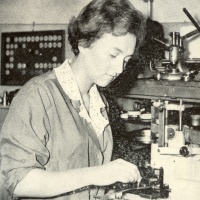 Grazyna Králová, lisování ruček do hodinek