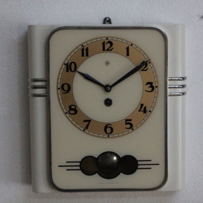nástěnné bicí hodiny Chronotechna, funkční, jako nové, velké