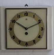 nástěnné bicí hodiny Chronotechna, funkční, jako nové,