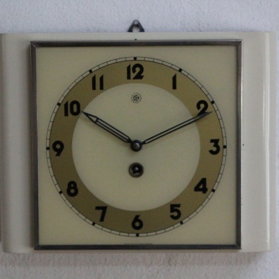nástěnné bicí hodiny Chronotechna, funkční, jako nové,
