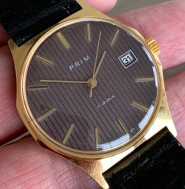 Prim Pyžamo vzácne - tmavohnedý číselník