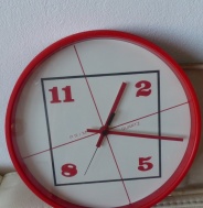 NÁSTĚNNÉ HODINY PRIM QUARTZ