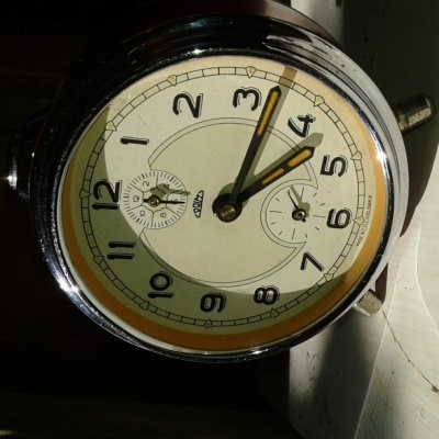 retro budik prim TOP