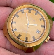 Prim elegantné masívne pozlátené vzácne s okrovým číselníkom - nie sú v knihách