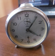 Krásný budík Prim Silent