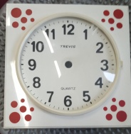 PRIM - TREVIS QUARTZ, ČÍSELNÍK S PLASTOVÝM FUTRÁLEM NA HODINY 