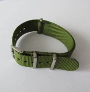 ŘEMÍNEK NATO V BARVĚ KHAKI O ŠÍŘI 18mm S NEREZOVÝM KOVÁNÍM
