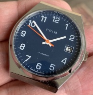 Prim elegantné masívne s modrým číselníkom v nepoužitom stave