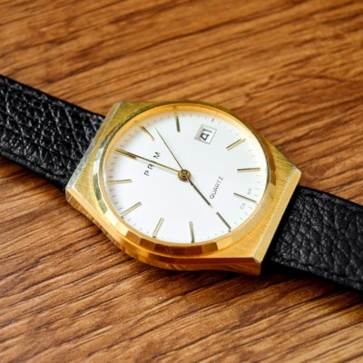 Prim - Quartz - Soudek - (Bez čísel) - Zlacené
