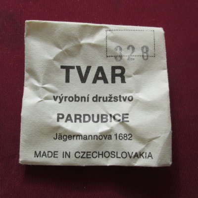 Sklo Tvar Pardubice 328, originální nepoužité vhodne na Prim "Traktor"