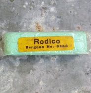 ČISTÍCÍ HMOTA  RODICO - BERGEON - NA ČIŠTĚNÍ STROJKŮ