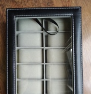 Box na 12 ks hodinek