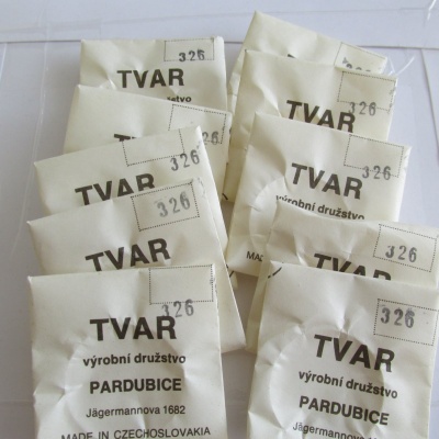 326 - 10 x ORIGINÁLNÍ SKLO TVAR PARDUBICE 326  - NA PRIM TRAKTOR