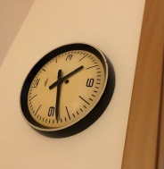 Nástěnné hodiny Prim