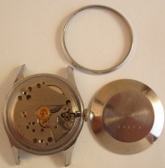 Zapouzdření a strojek 010 pro Prim z roku 1959