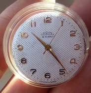 Strojek včetně číselníku