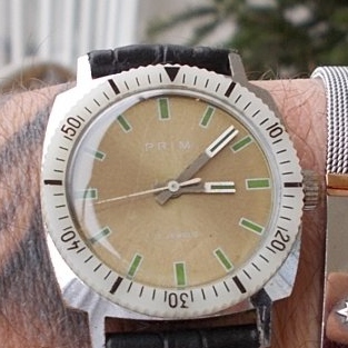  RARE TYP TEZKO SEHNATELNE PRIM 17 JEWELS ROK 1974