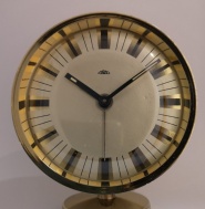 Budík PRIM s kulatou nožkou, stroj B71, Chronotechna Šternberk