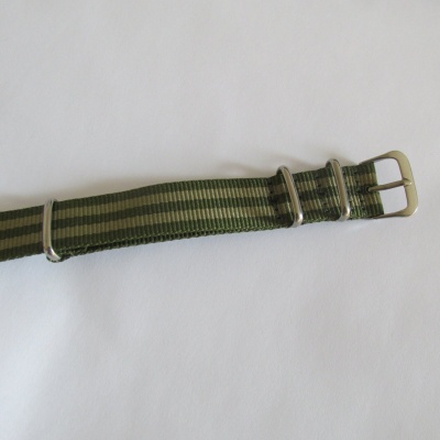 ŘEMÍNEK NATO - KHAKI PROUŽKY O ŠÍŘI 18mm S NEREZOVÝM KOVÁNÍM