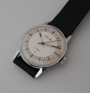 Krásné Prim s šedým pruhem, zelené indexy