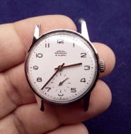 Hodinky Prim v hezkém pouzdře