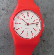PLASTOVÉ ČERVENÉ PRIM, typ 68 588 6 z roku 1990