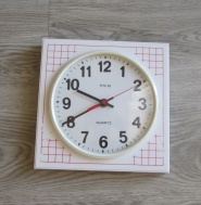 KUCHYŇSKÉ HODINY PRIM QUARTZ, FUNKČNÍ