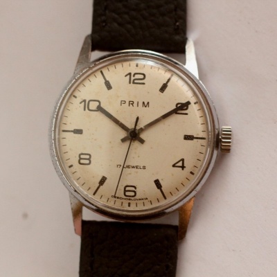 pánské hodinky PRIM 66, bílý číselník