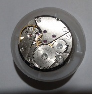 strojček kal.683 funkčný