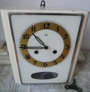 KUCHYŇSKÉ HODINY 1962  PŮLOVÉ BITÍ