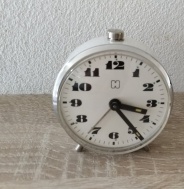 budík 136