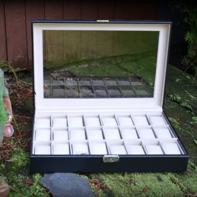 Box na 24 ks hodinek