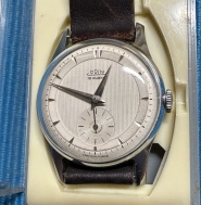 STARÉ HEZKÉ HODINKY PRIM ŠRAFOVANÉ ŠIPKY KRABIČCE