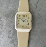 PLASTOVÉ PRIM QUARTZ S PŮVODNÍM ORIGINÁLNÍM ŘEMÍNKEM - FUNKČNÍ - typ 210 110 6