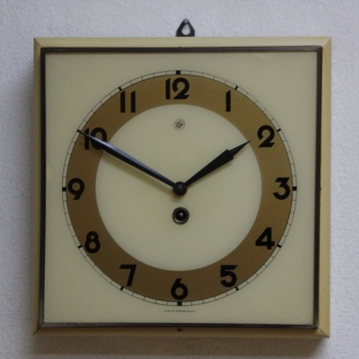 Hodiny mechanické Chronotechna, čtverec