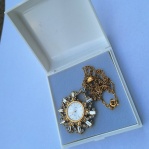 Šperkové dámské hodinky v krabičce