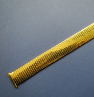 Kovový pásek, tah / č. 37