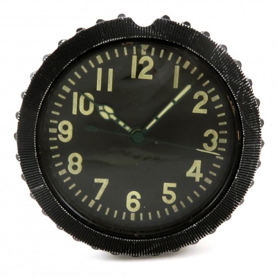 Palubní hodiny AVRM.