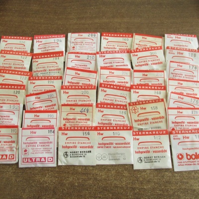 SKLÍČKA NA NÁRAMKOVÉ HODINKY STERNKREUZ - MIX - 37 KUSŮ 