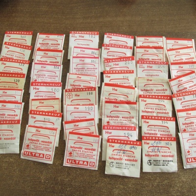 SKLÍČKA NA NÁRAMKOVÉ HODINKY STERNKREUZ - MIX - 44 KUSŮ 