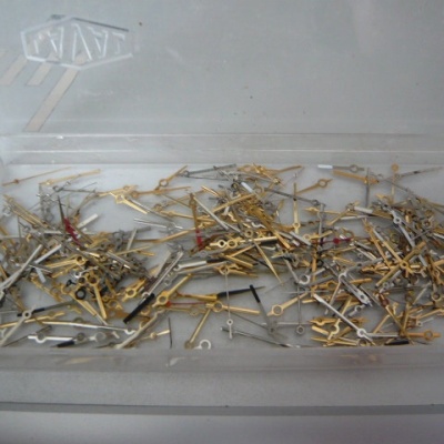 KONVOLUT RUČIČKY NEPOUŽITÉ