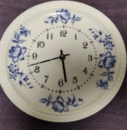 talíř,květinový vzor