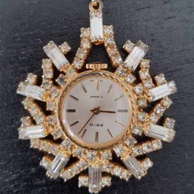 přívěšek - dámské hodinky