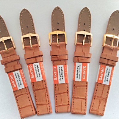 světle hnědý řemen 17mm se zlatavou sponou !!!