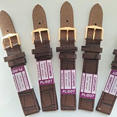 tmavě hnědý řemen 17mm se zlatavou sponou !!!