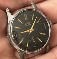 Hodinky model 50 050 1- zlaté cifry černý číselník