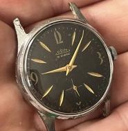 Hodinky model 50 050 1- zlaté cifry černý číselník