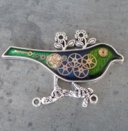 BAREVNÝ PTÁČEK, brož z hodinek Prim