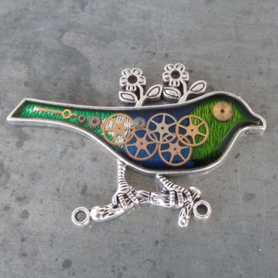 BAREVNÝ PTÁČEK, brož z hodinek Prim